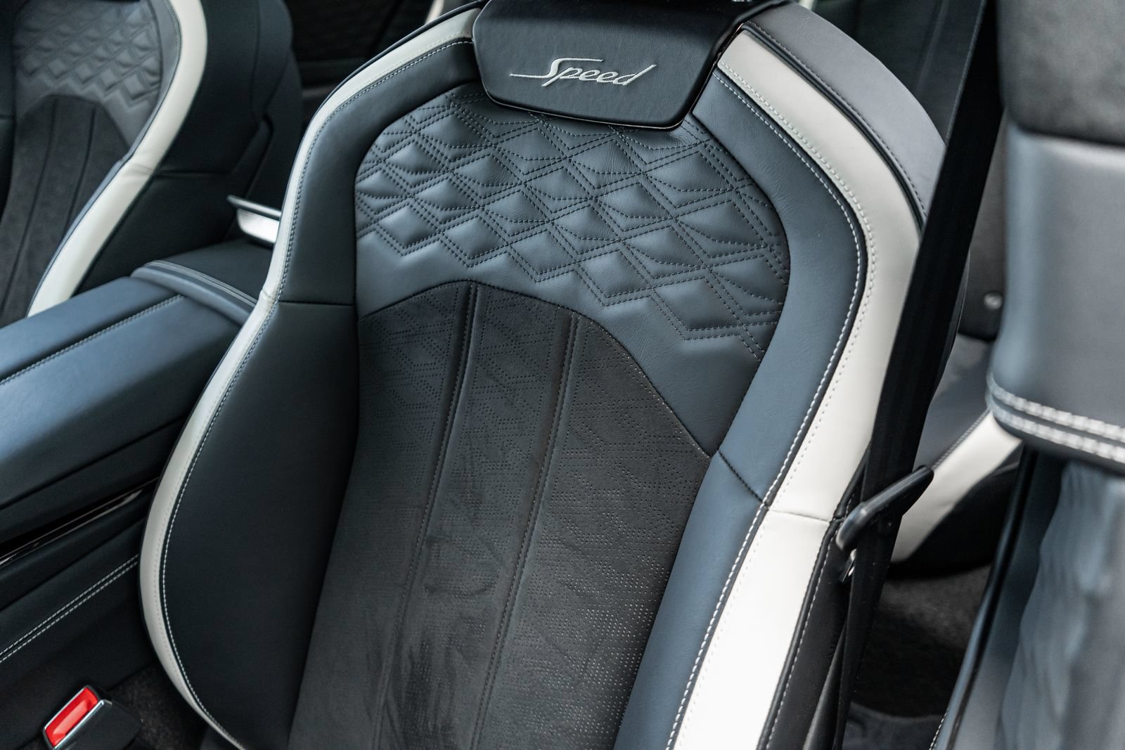 Certified 2025 Bentley Flying Spur Plug-In Hybrid AWD/4WD image 27