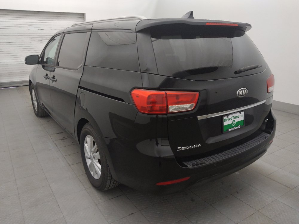 Used 2017 Kia Sedona LX w/ LX Essentials Premium Package FWD image 5