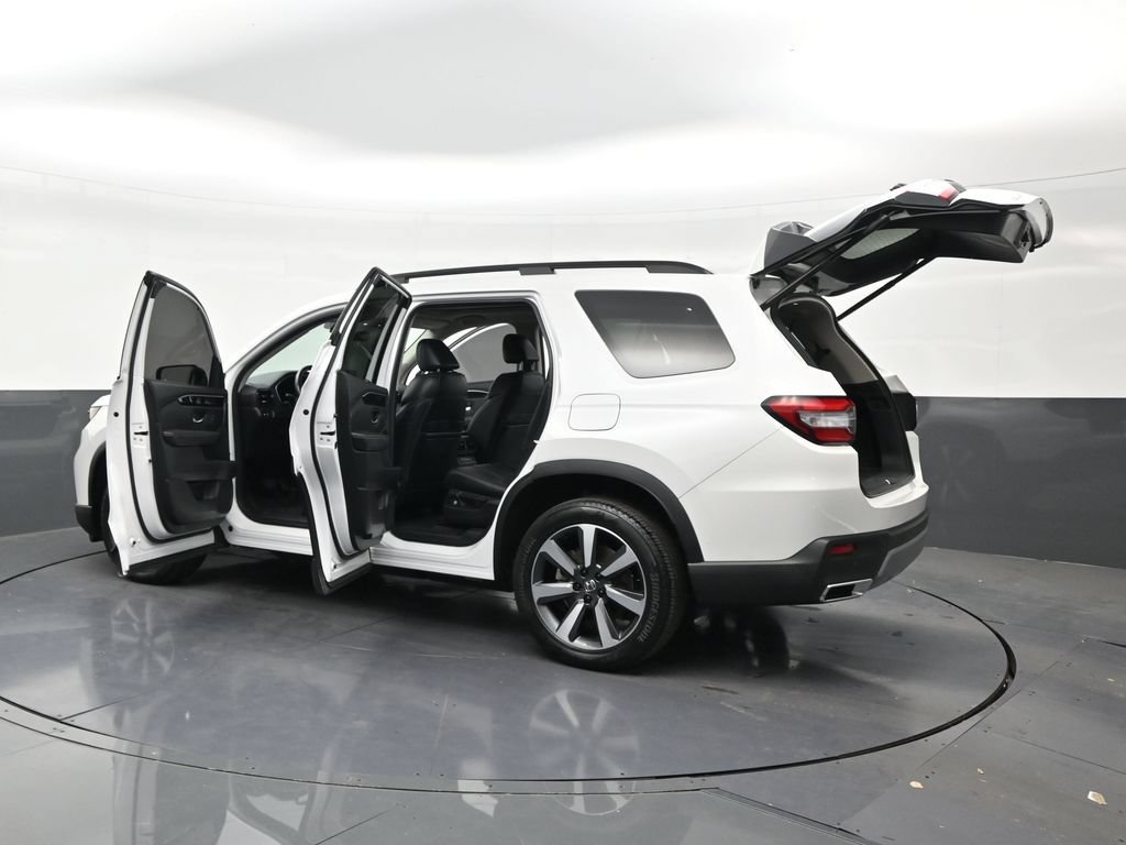 Used 2024 Honda Pilot Touring image 31