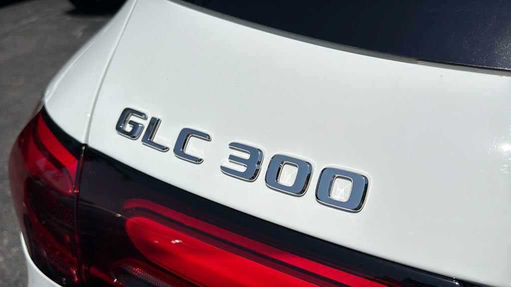 Certified 2025 Mercedes-Benz GLC 300 image 17