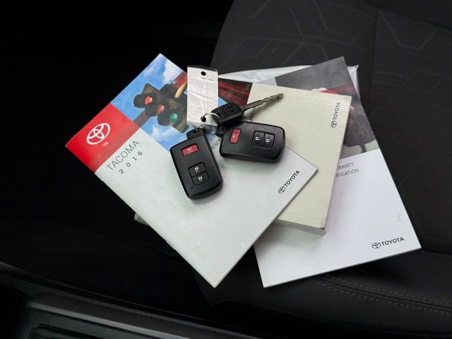 Used 2016 Toyota Tacoma SR image 6