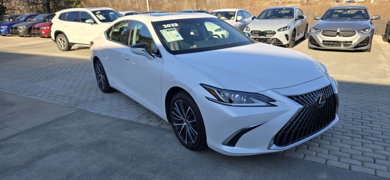 Used 2023 Lexus ES 350 w/ Premium Package image 3