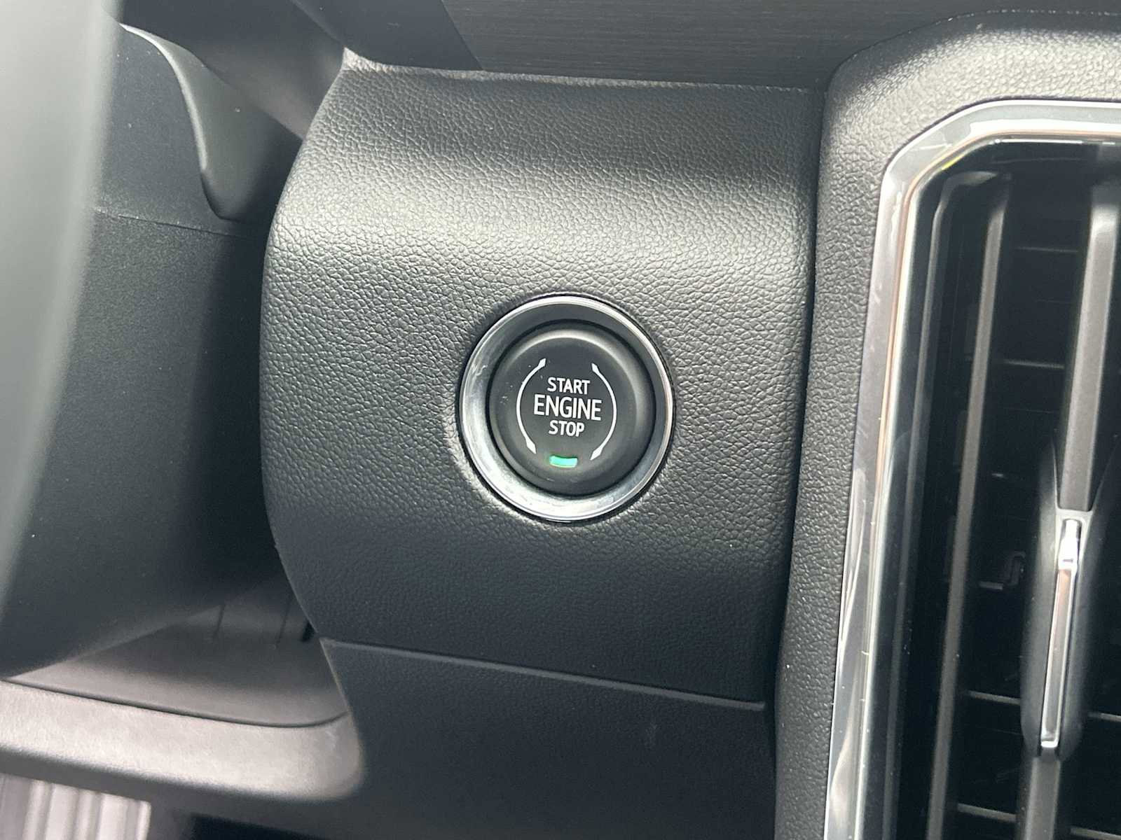 New 2026 GMC Acadia Denali w/ Super Cruise Package image 18