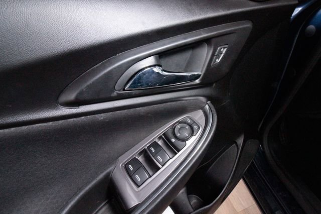 Used 2020 Chevrolet Malibu LT FWD image 11
