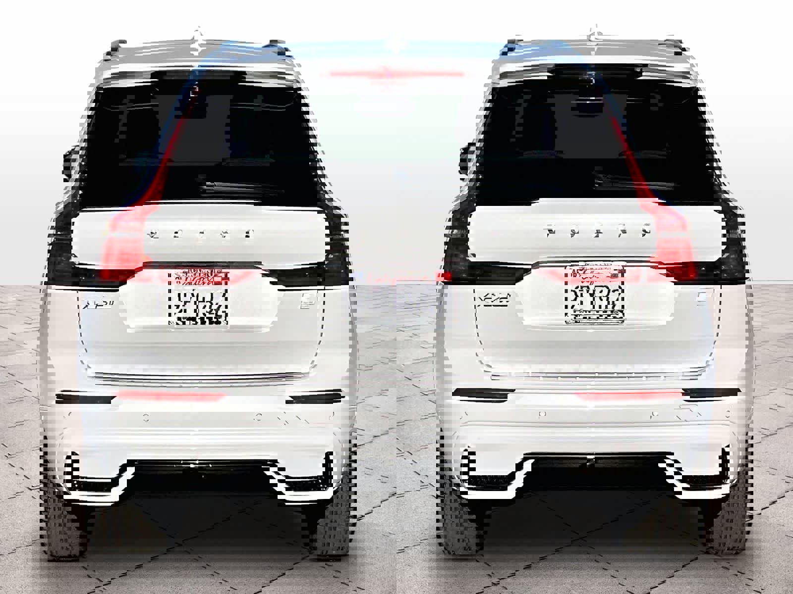 Used 2023 Volvo XC60 T8 Plus image 6