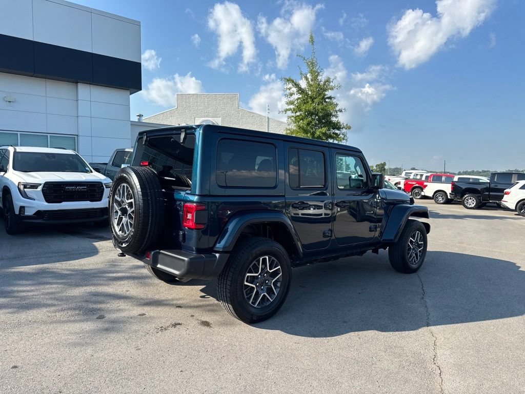 Used 2025 Jeep Wrangler Unlimited Sahara AWD/4WD image 7