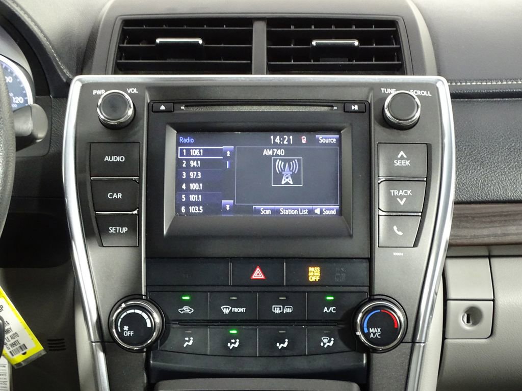 Used 2017 Toyota Camry LE image 27