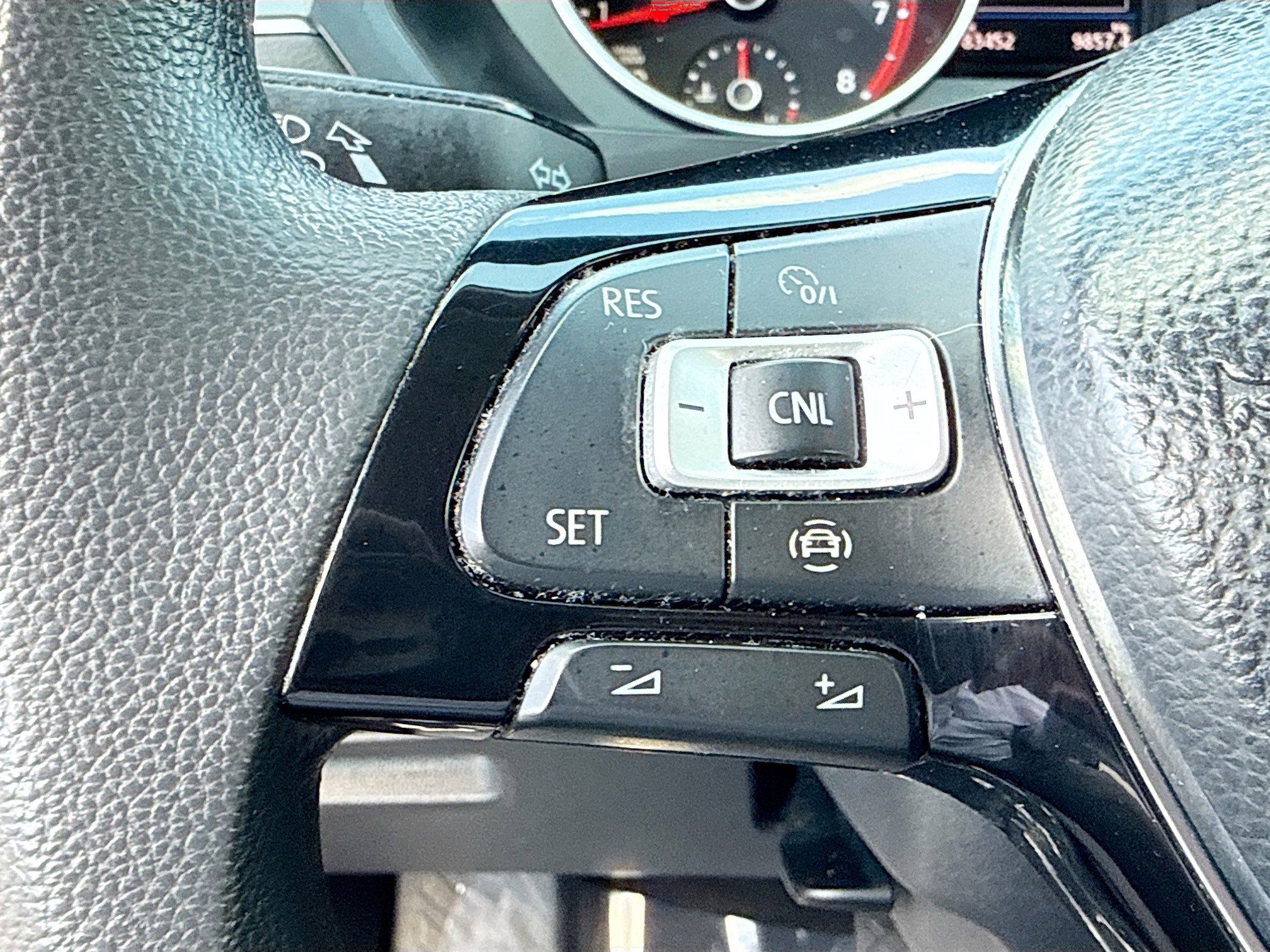 Used 2021 Volkswagen Tiguan S FWD image 35