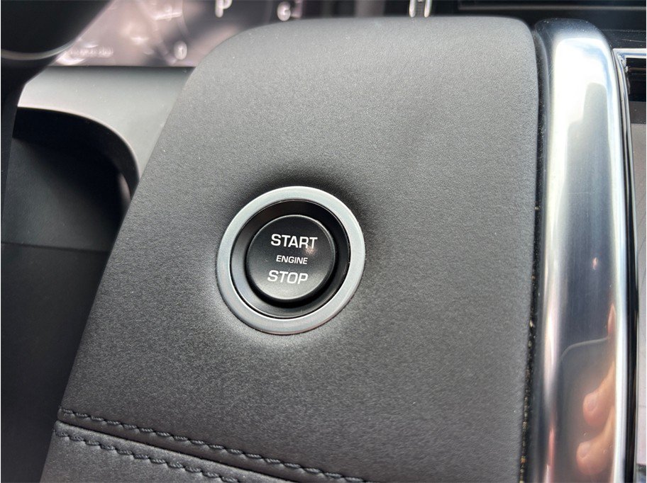 Used 2020 Land Rover Discovery Sport SE AWD/4WD image 28