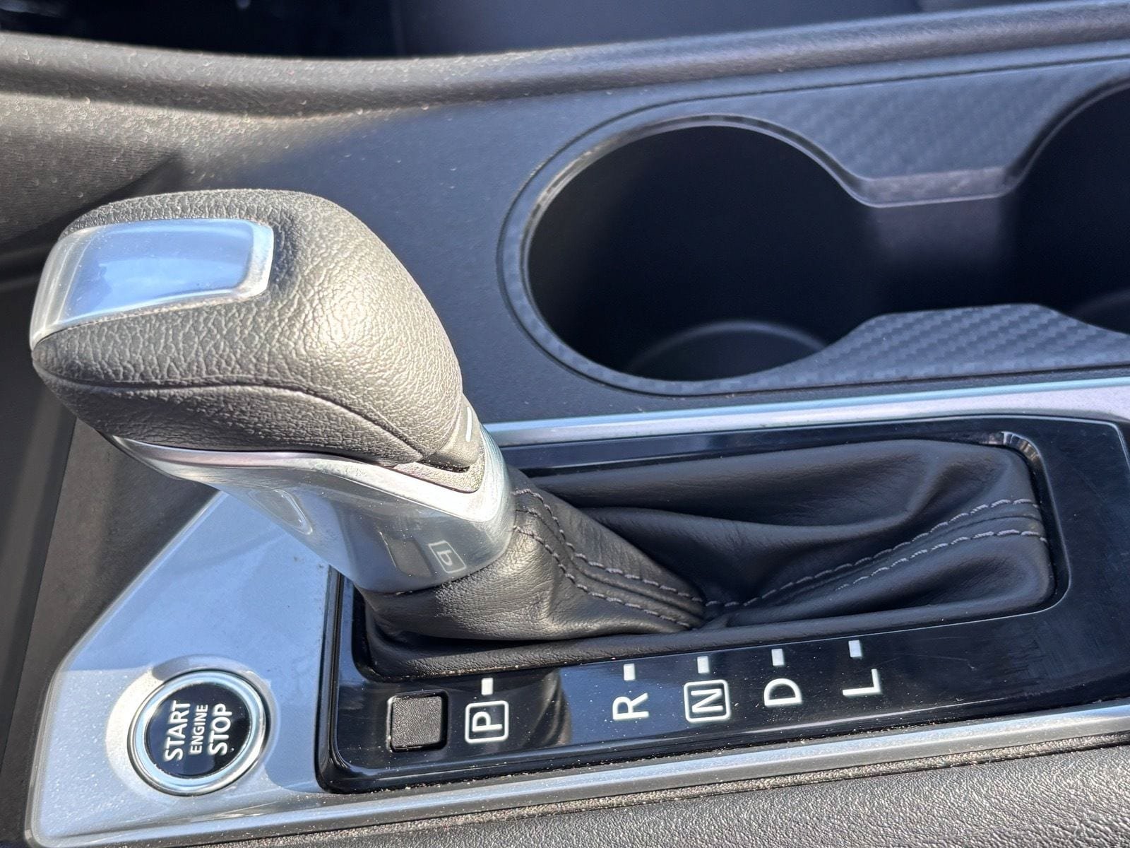 Used 2025 Nissan Altima 2.5 SV FWD image 32