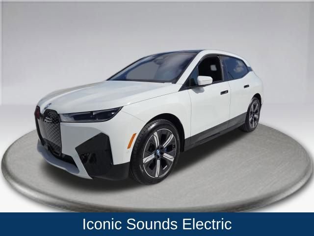 Used 2025 BMW iX xDrive50 w/ Sport Package image 19