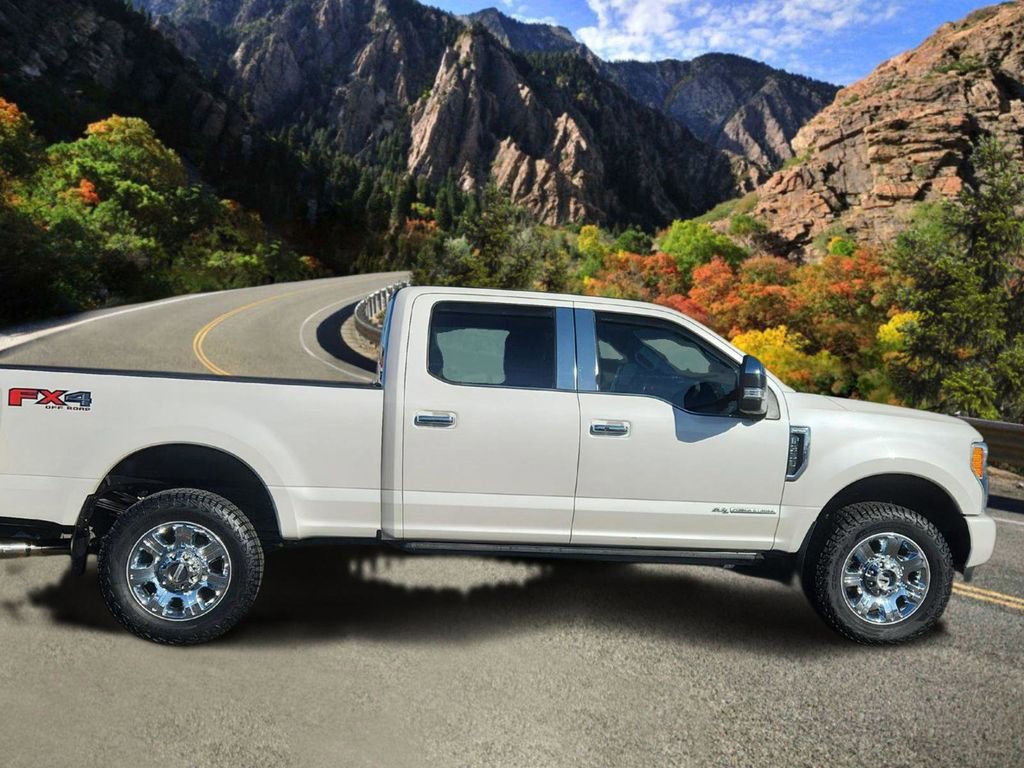 Used 2019 Ford F350 Platinum w/ Platinum Ultimate Package image 2