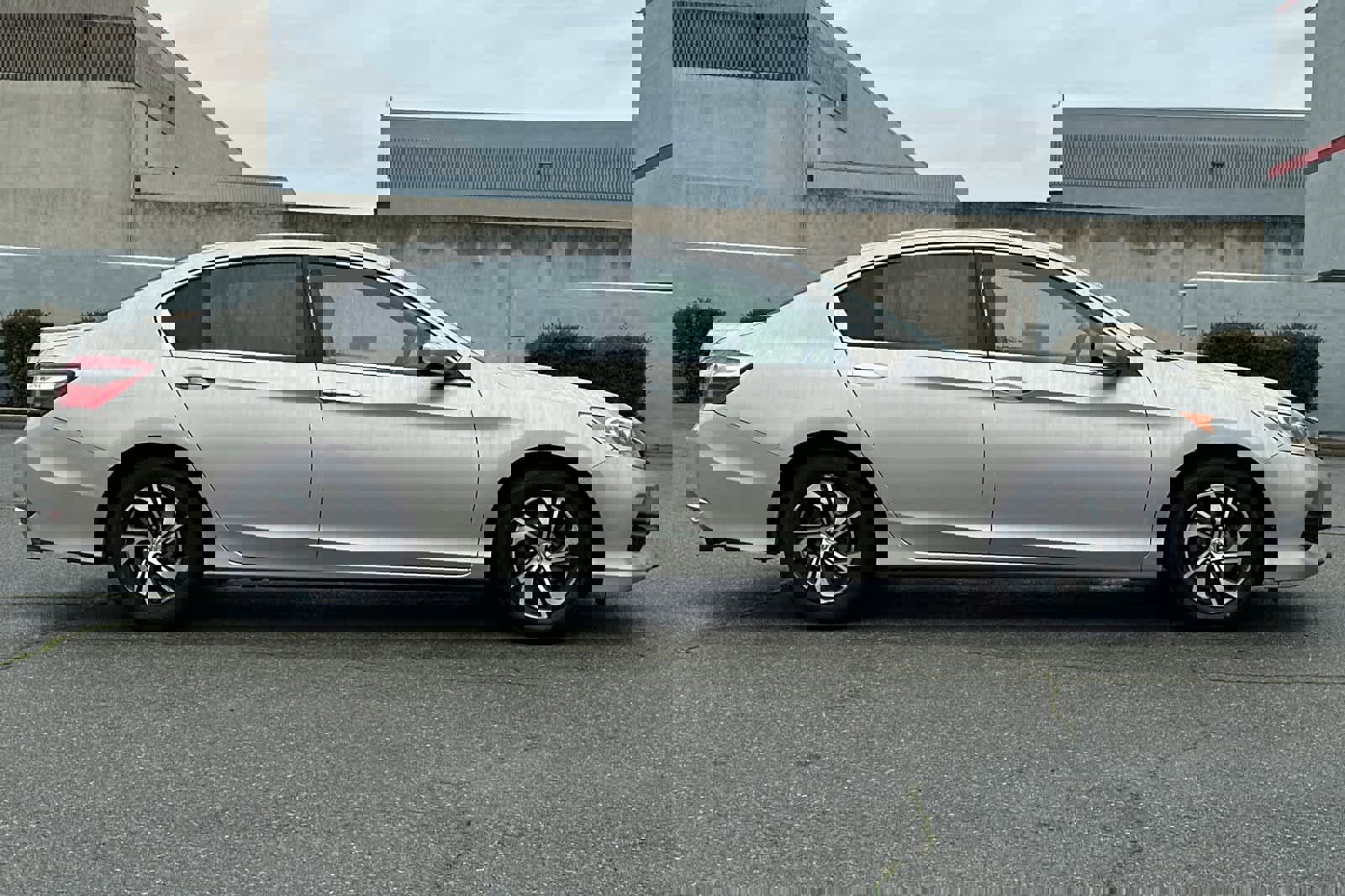 Used 2017 Honda Accord LX image 6