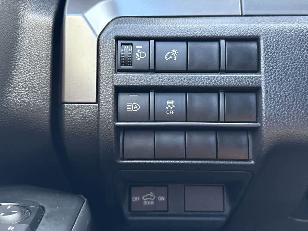 Used 2024 Toyota Tacoma SR5 AWD/4WD image 17