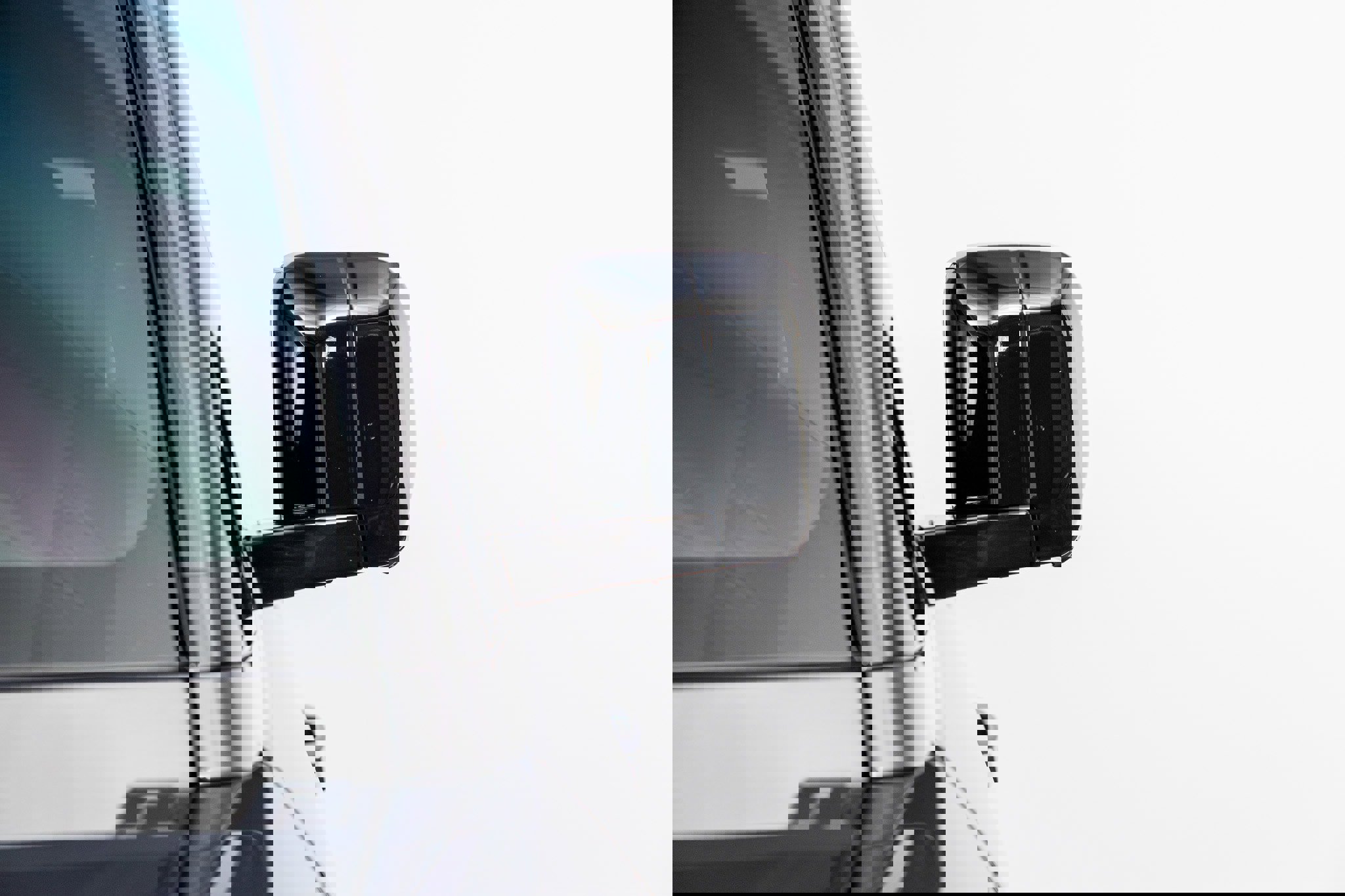 Used 2023 Land Rover Defender 130 X-Dynamic SE AWD/4WD image 8