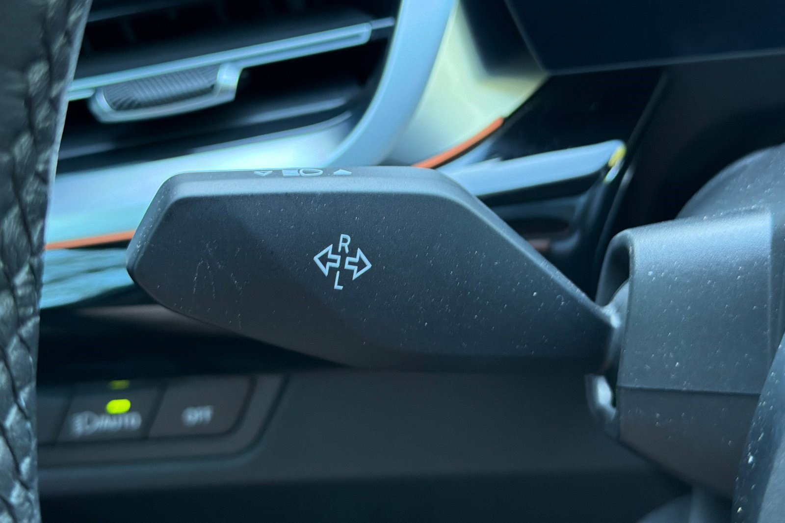 Used 2025 BMW X1 xDrive28i w/ Technology Package image 32