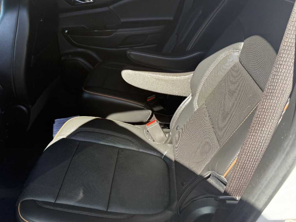 Used 2023 GMC Acadia AT4 w/ Technology Package AWD/4WD image 24