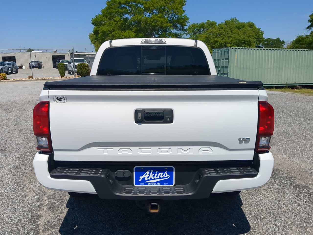 Used 2022 Toyota Tacoma SR5 w/ Technology Package image 4