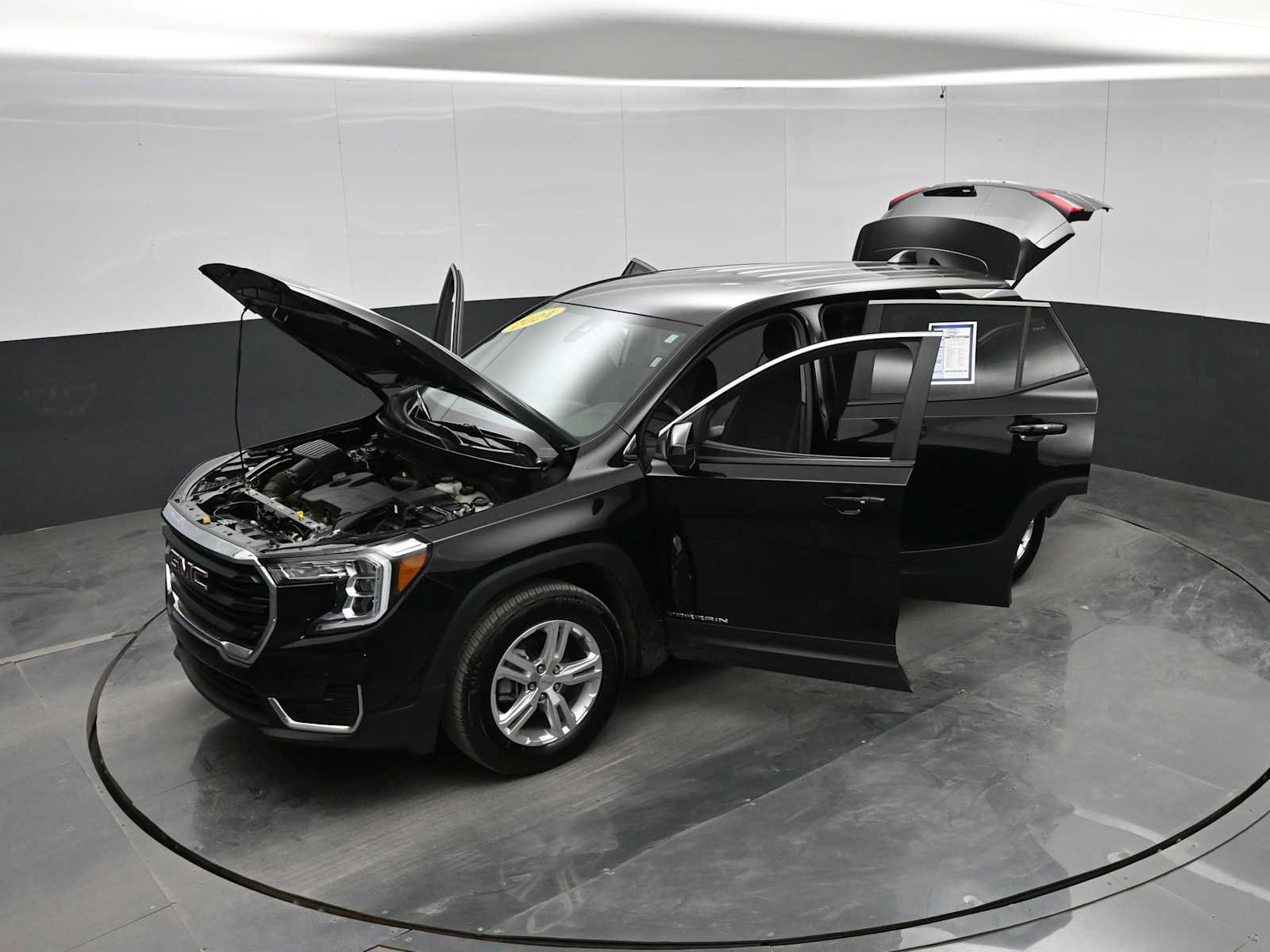 Used 2024 GMC Terrain SLE AWD/4WD image 43