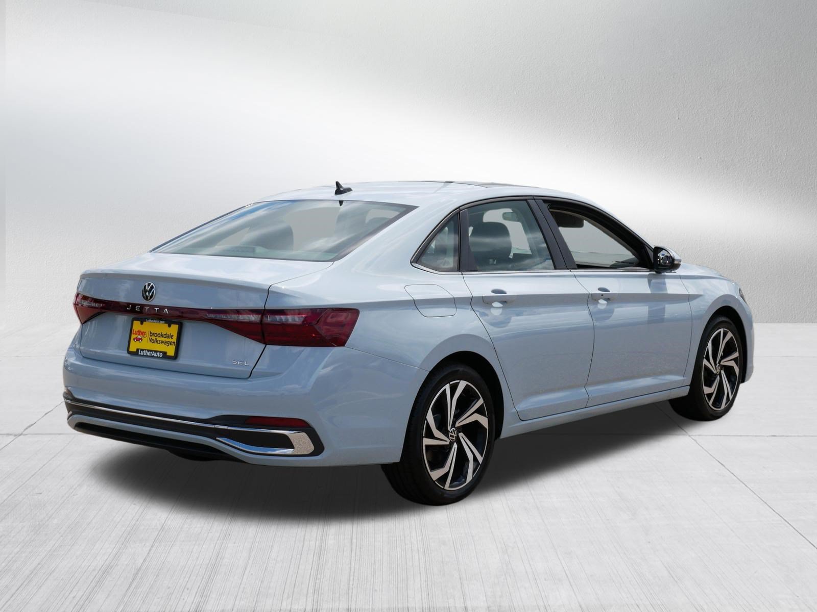 Used 2026 Volkswagen Jetta SEL FWD image 7