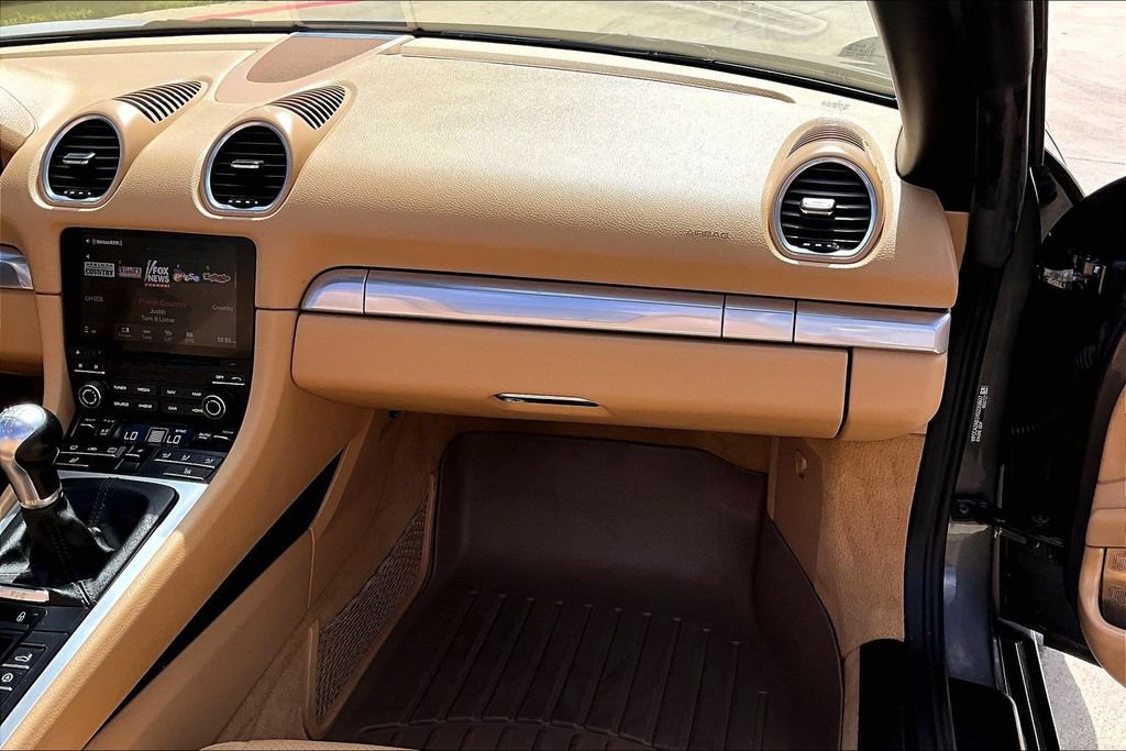 Used 2017 Porsche 718 Boxster RWD image 21