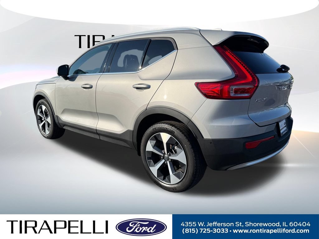 Used 2025 Volvo XC40 B5 Plus AWD/4WD image 8