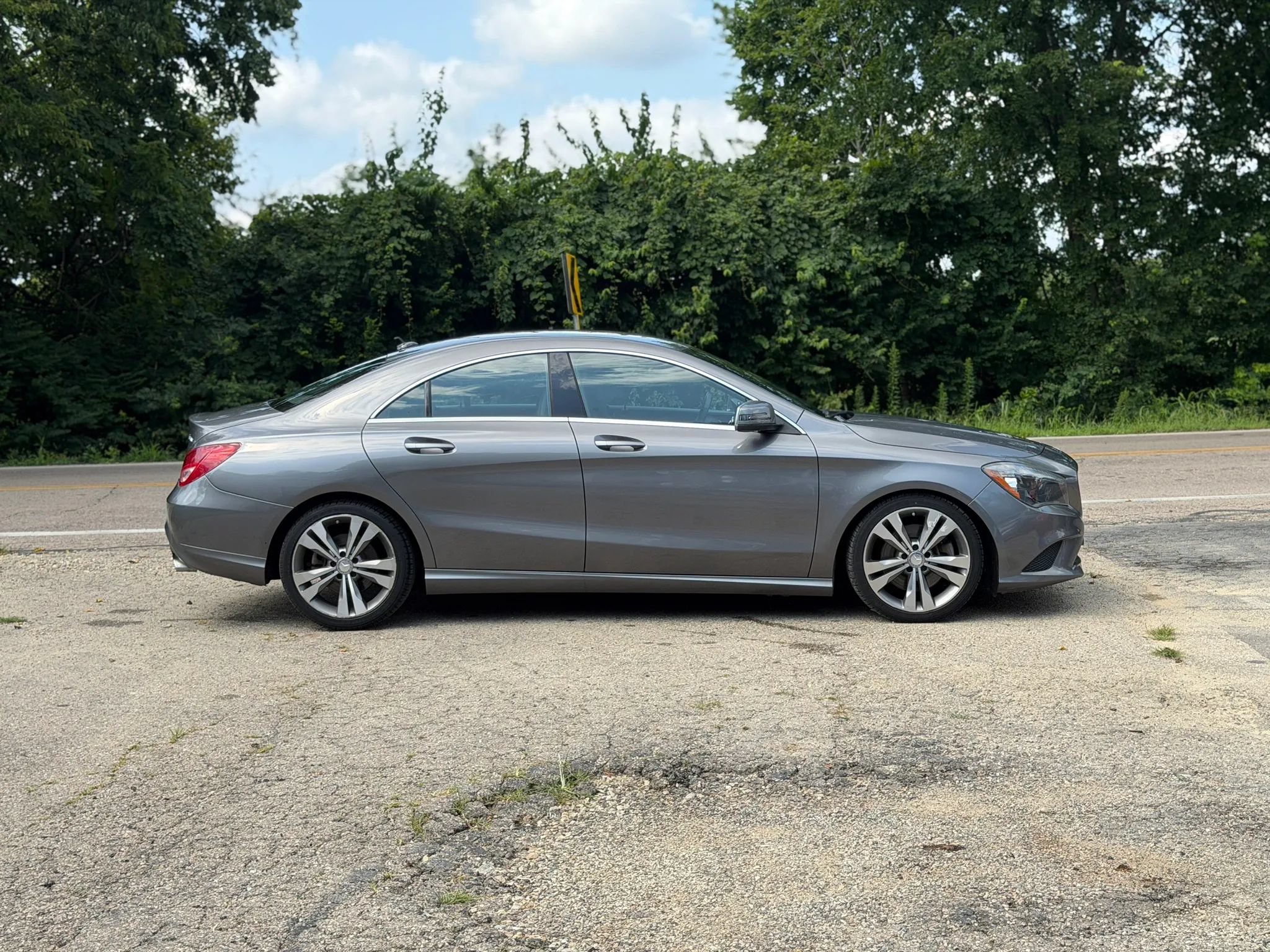 Used 2015 Mercedes-Benz CLA 250 4MATIC image 4