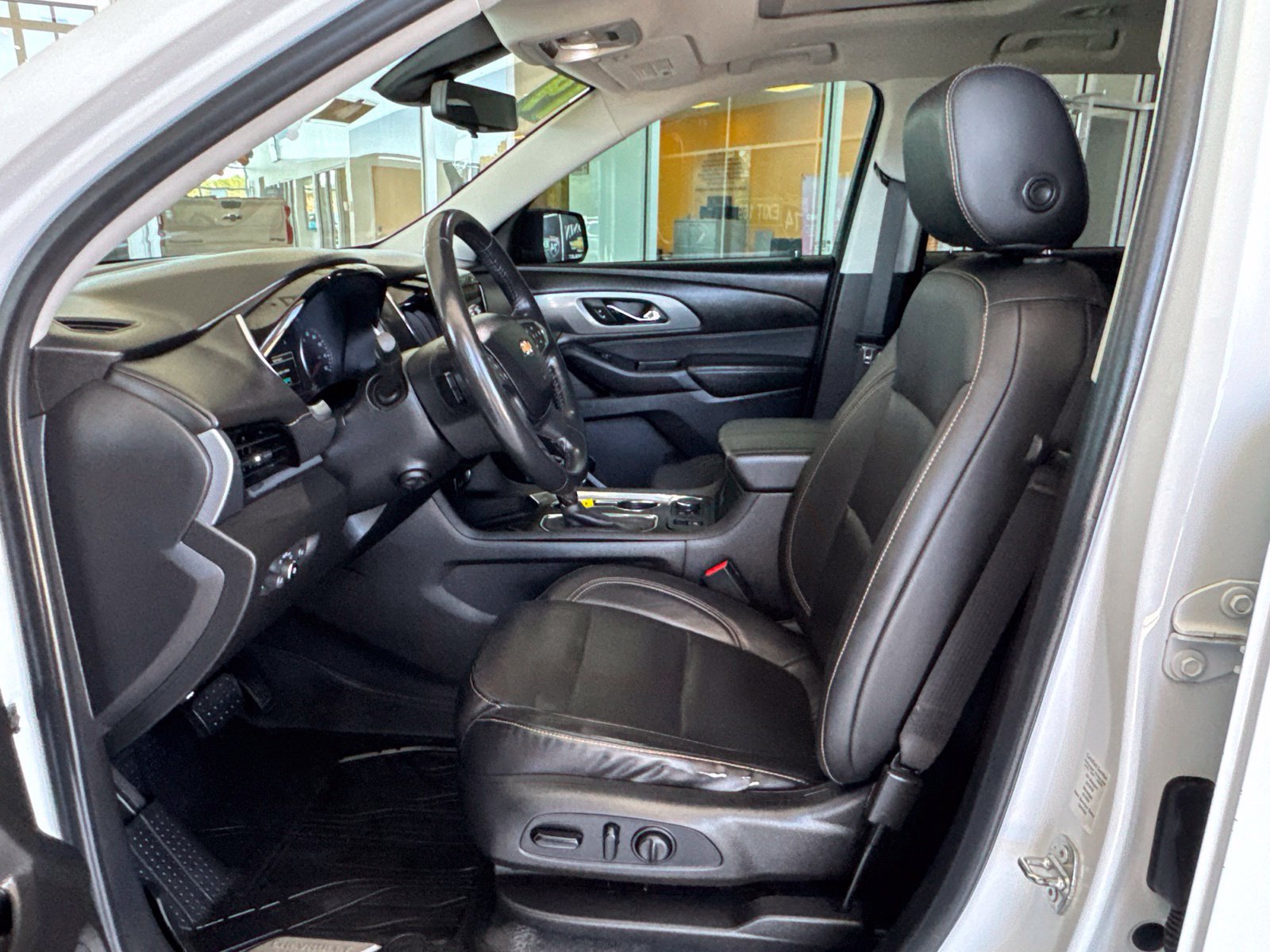 Used 2019 Chevrolet Traverse Premier w/ Redline Edition AWD/4WD image 24