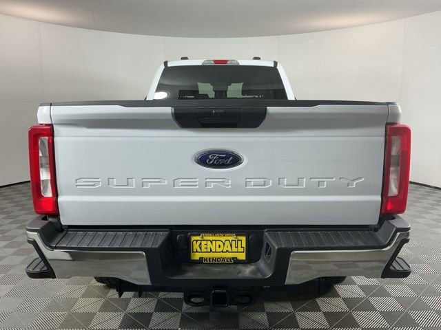 Used 2023 Ford F350 XLT w/ FX4 Off-Road Package AWD/4WD image 5