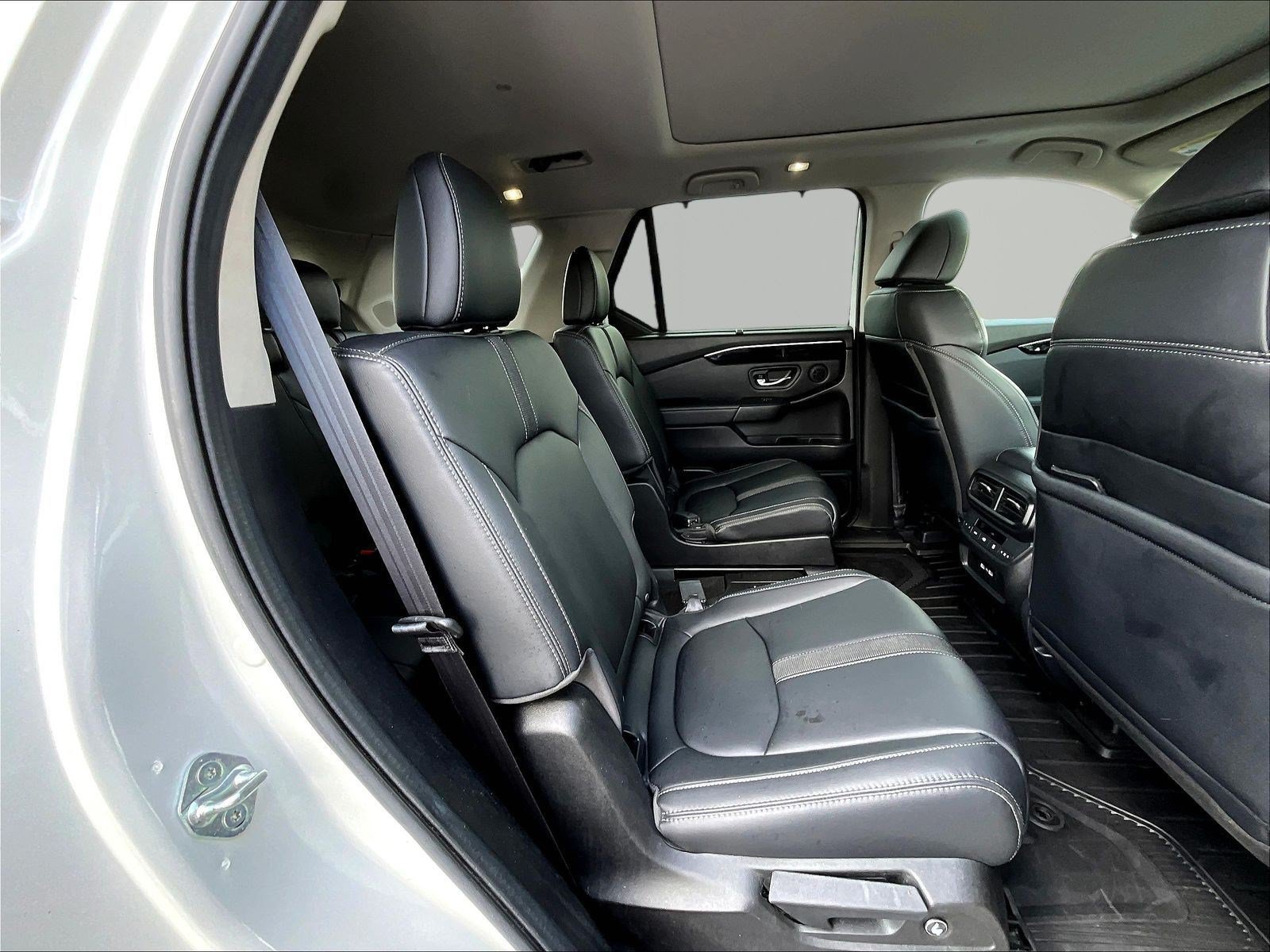 Used 2023 Honda Pilot Touring image 25