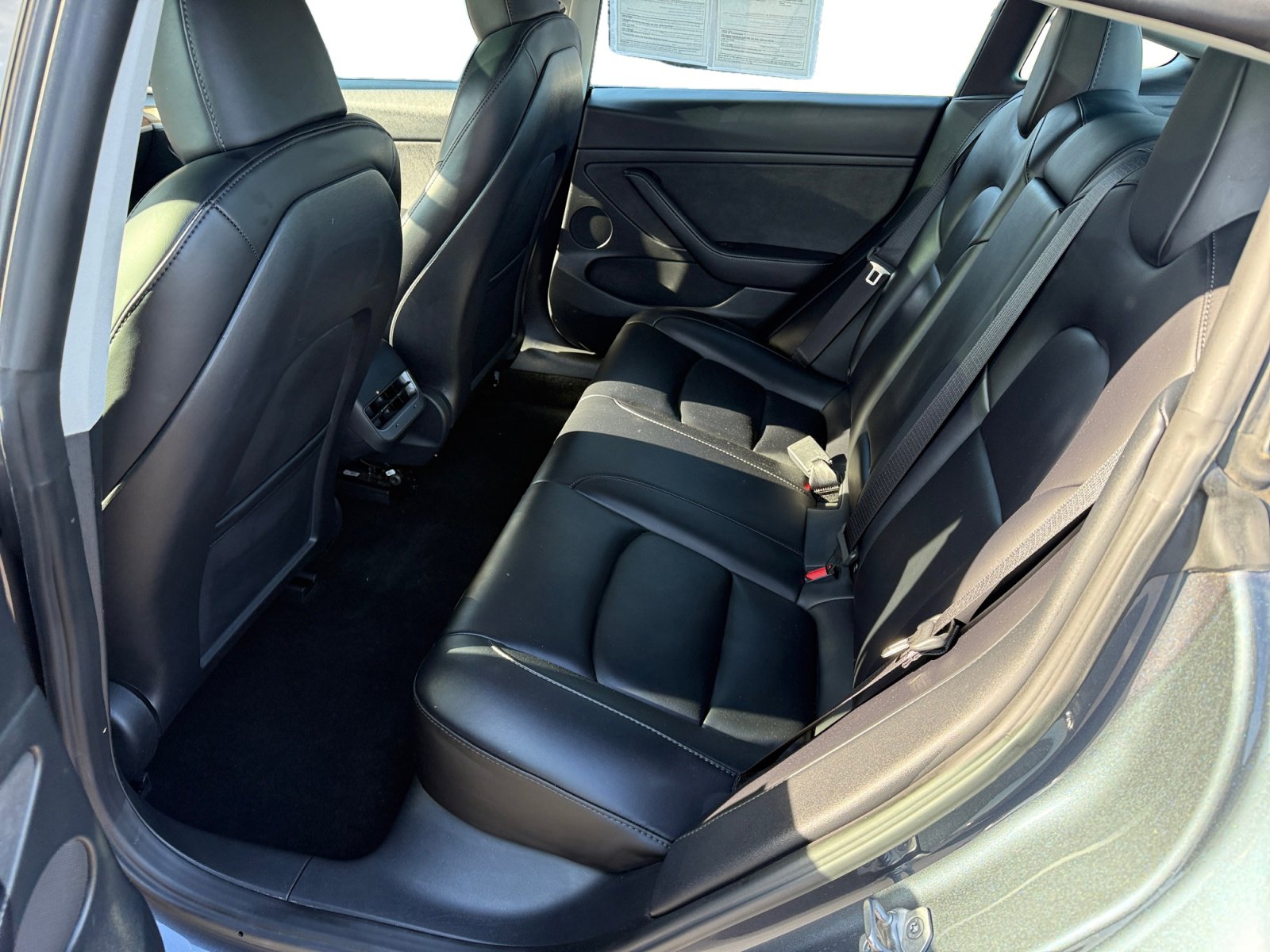 Used 2023 Tesla Model 3 Standard Range image 16