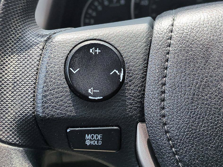 Used 2016 Toyota RAV4 LE FWD image 16