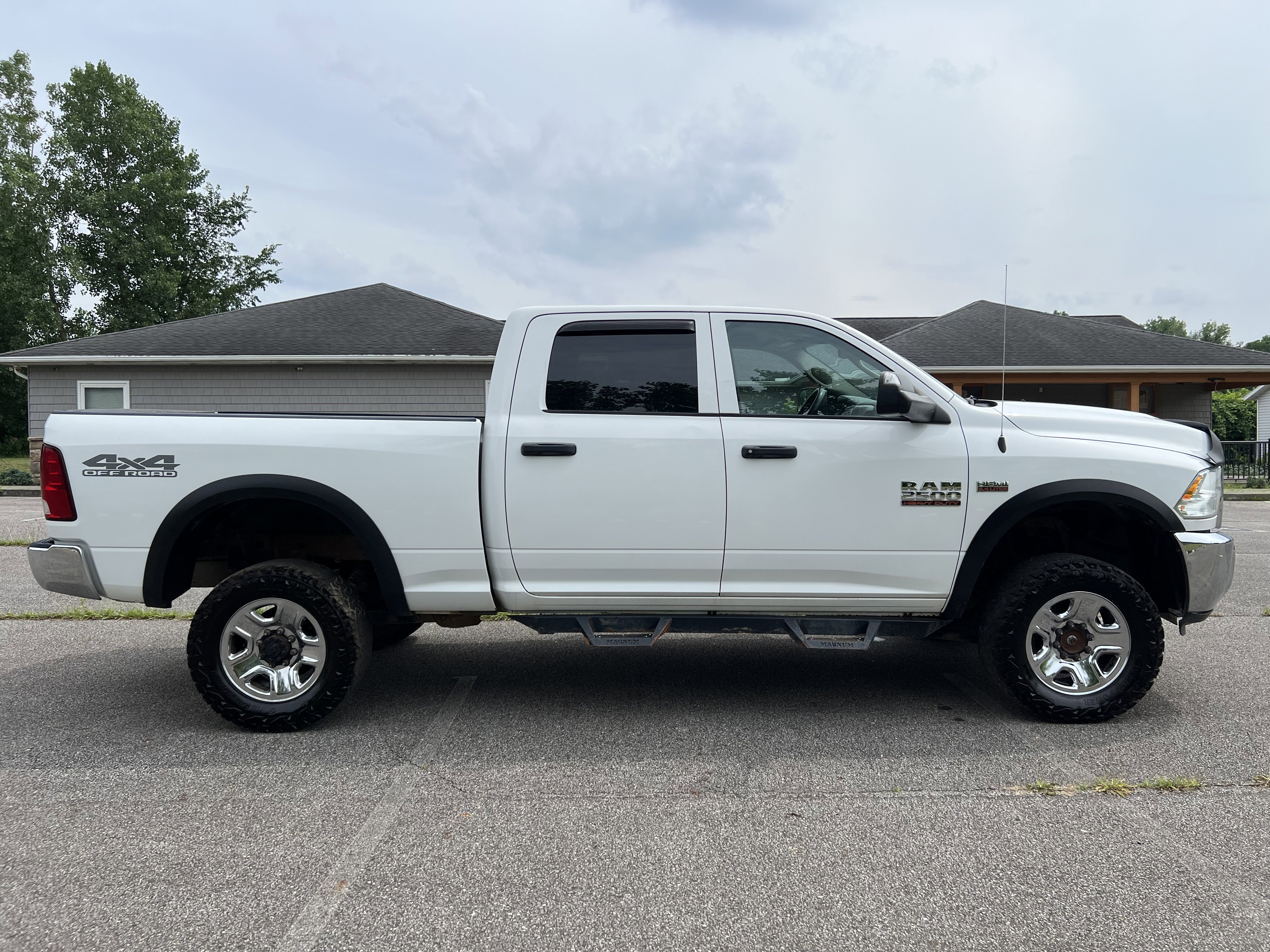 Used 2018 RAM 2500 Tradesman w/ Chrome Appearance Group AWD/4WD image 9