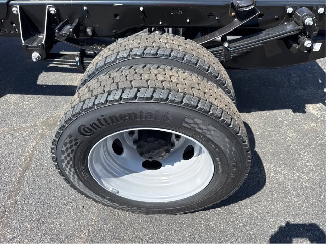 New 2026 Ford F550 4x4 Regular Cab Super Duty image 17