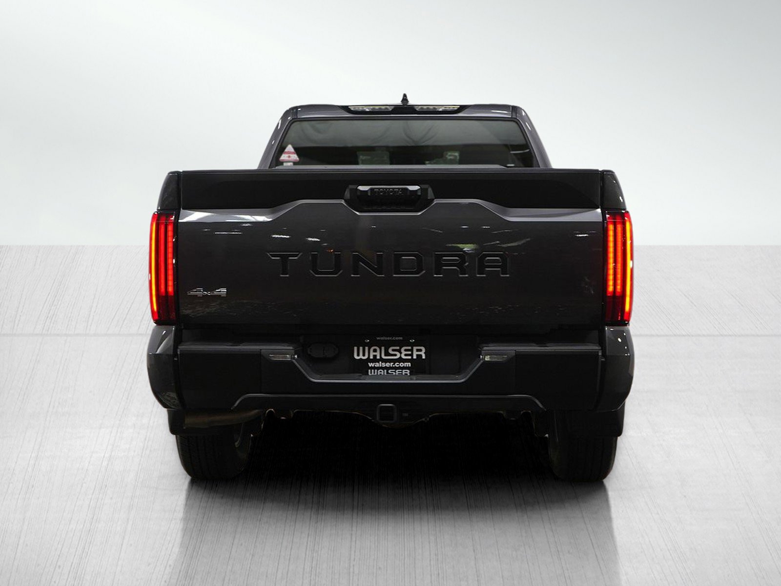 Used 2022 Toyota Tundra SR5 AWD/4WD image 4
