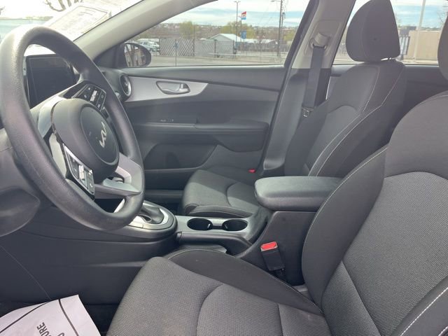 Used 2024 Kia Forte LX image 9