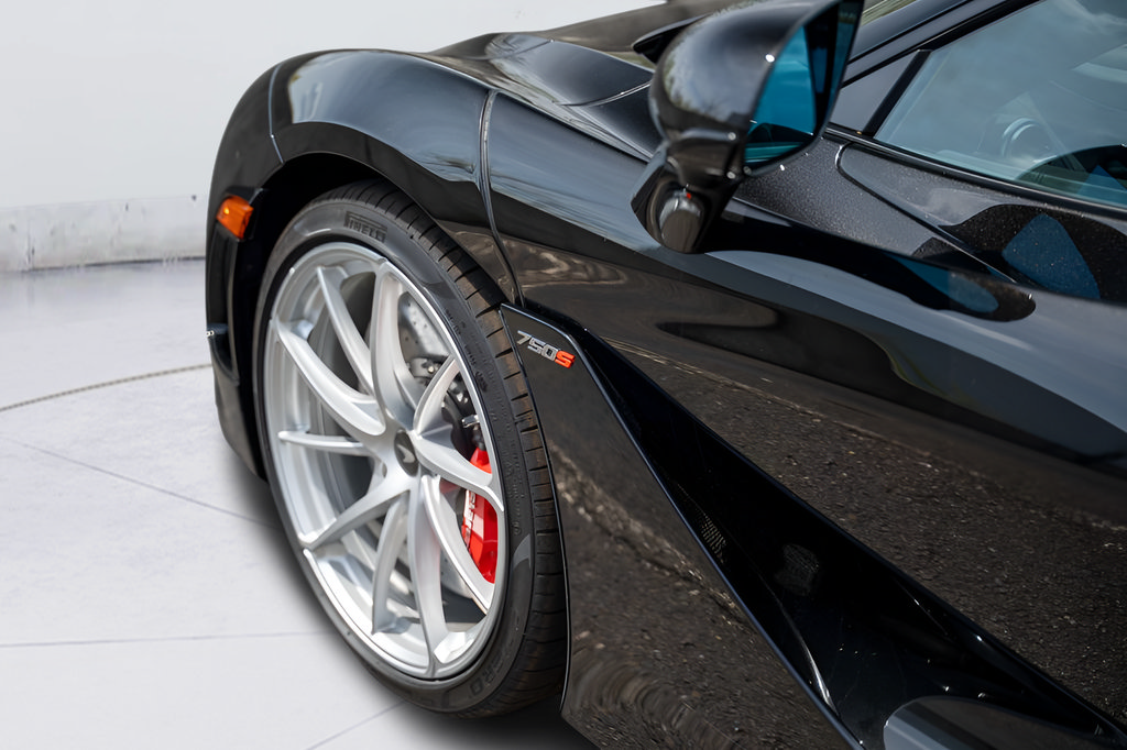 New 2026 McLaren 750S RWD image 21