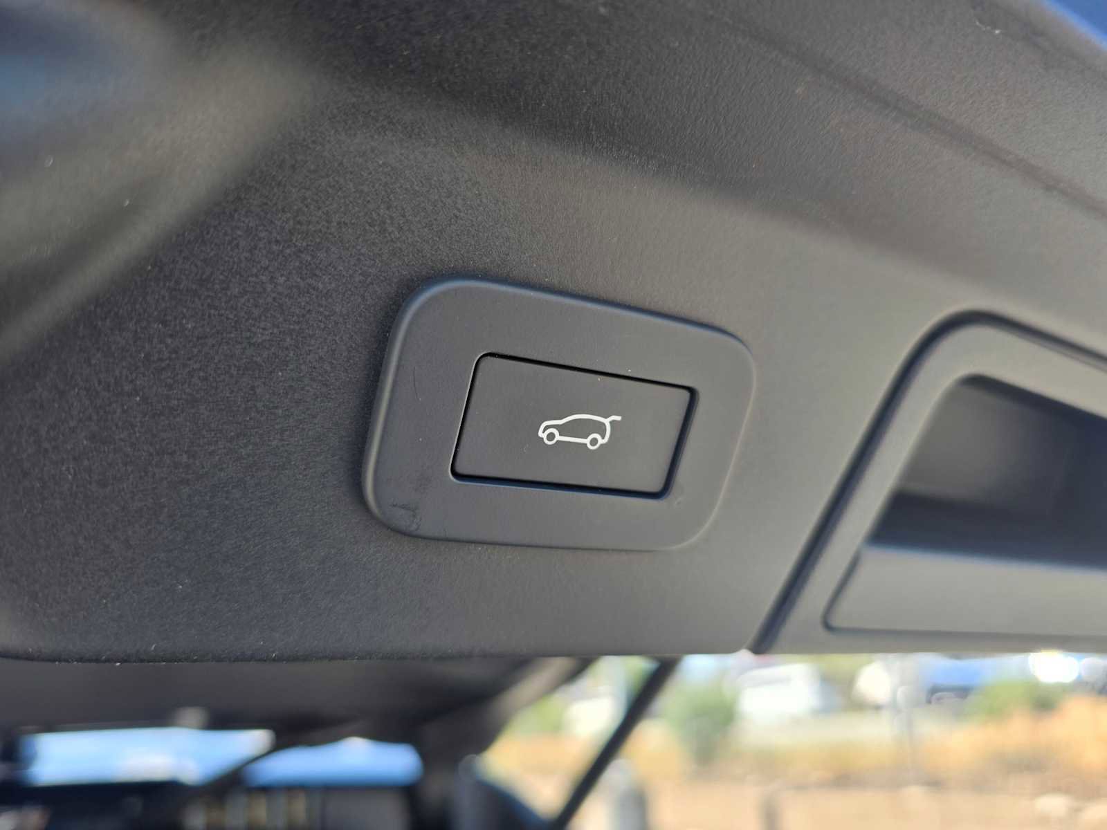 Used 2026 Land Rover Range Rover Velar Dynamic SE AWD/4WD image 18