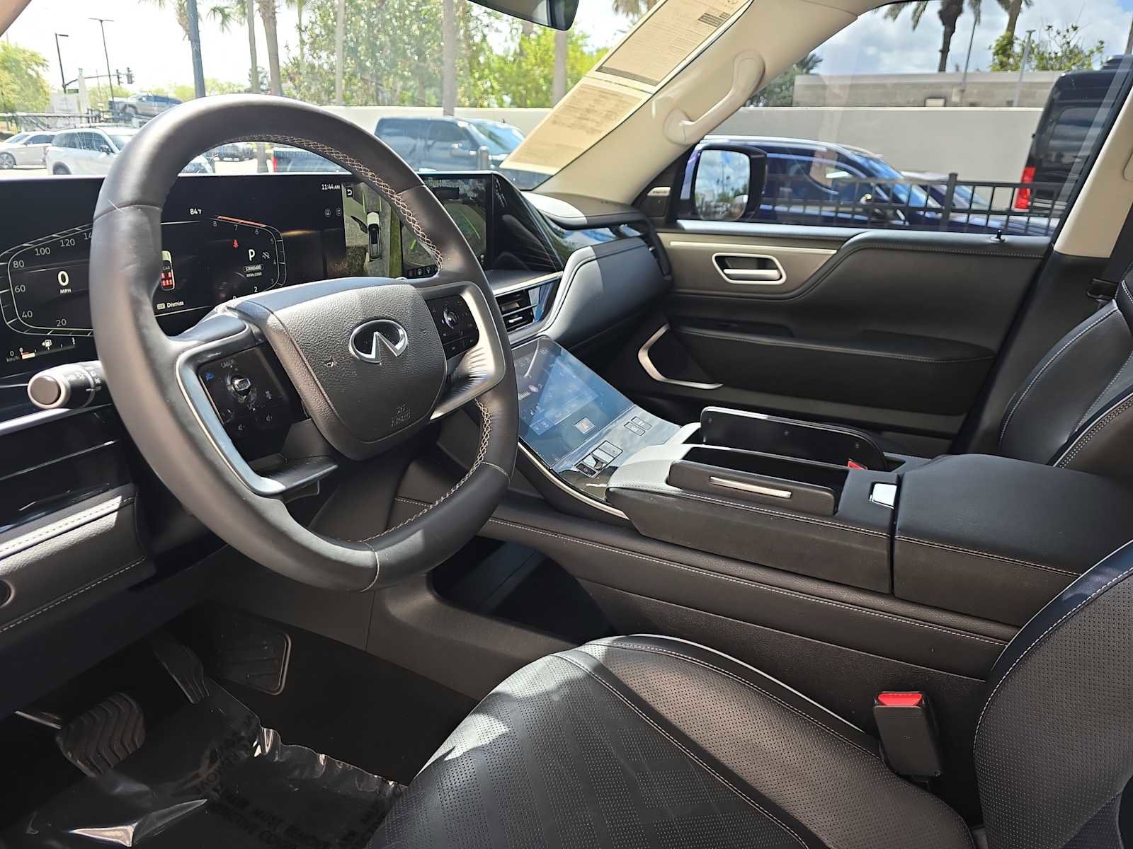Certified 2025 INFINITI QX80 Luxe image 18