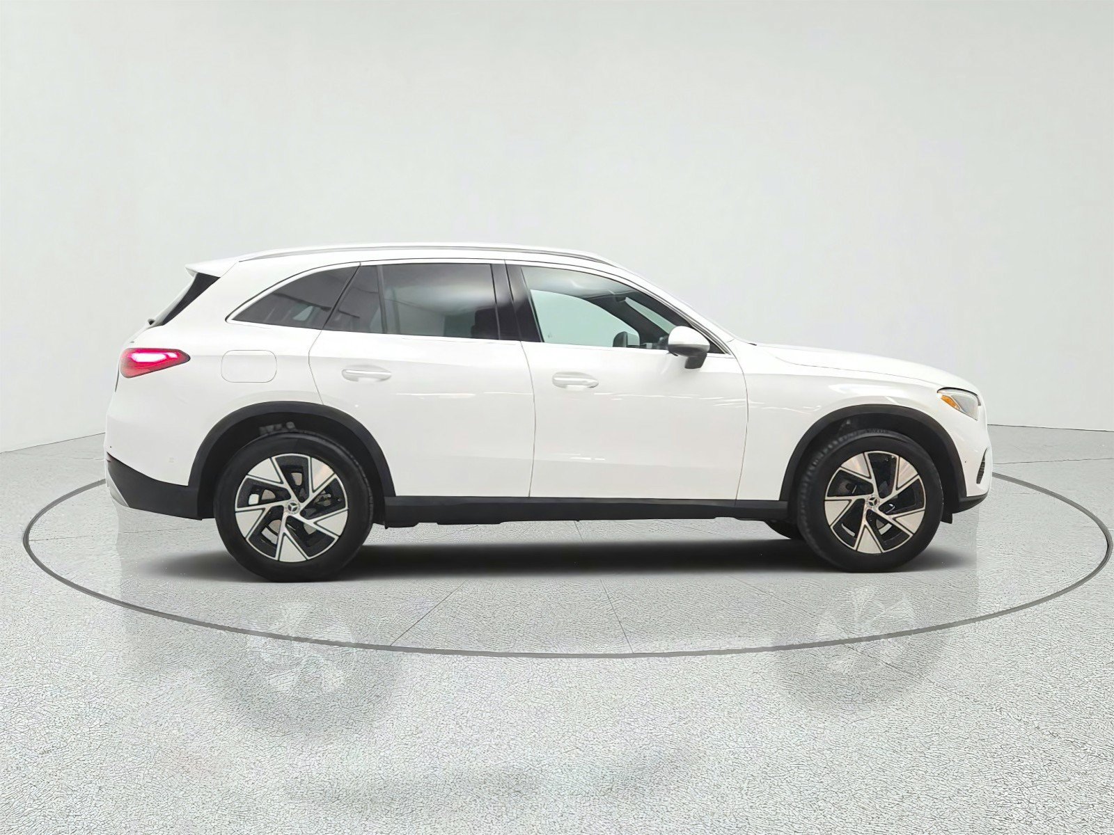 Certified 2024 Mercedes-Benz GLC 300 4MATIC image 4