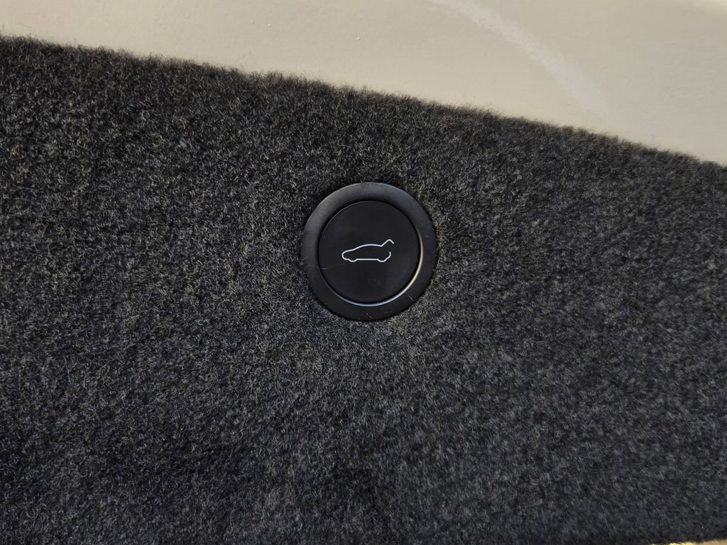 Used 2023 Tesla Model X Plaid image 32