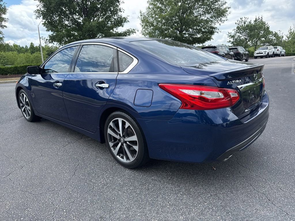 Used 2016 Nissan Altima 2.5 SR FWD image 4