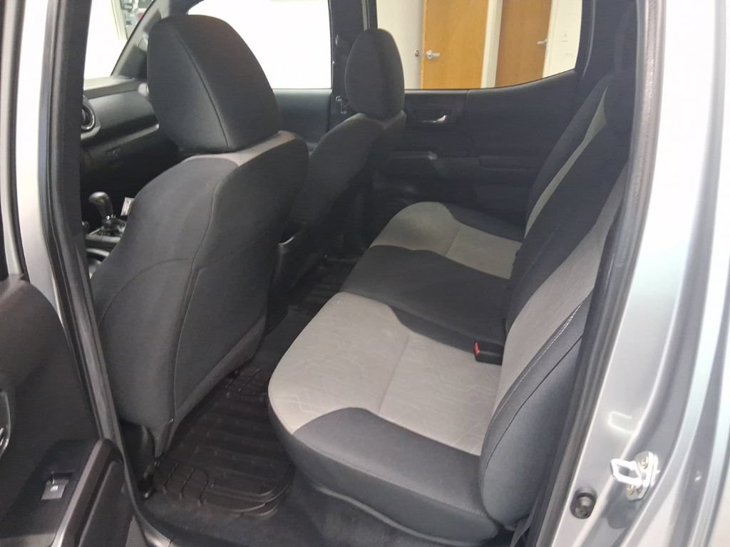 Used 2023 Toyota Tacoma TRD Off-Road w/ Technology Package AWD/4WD image 16