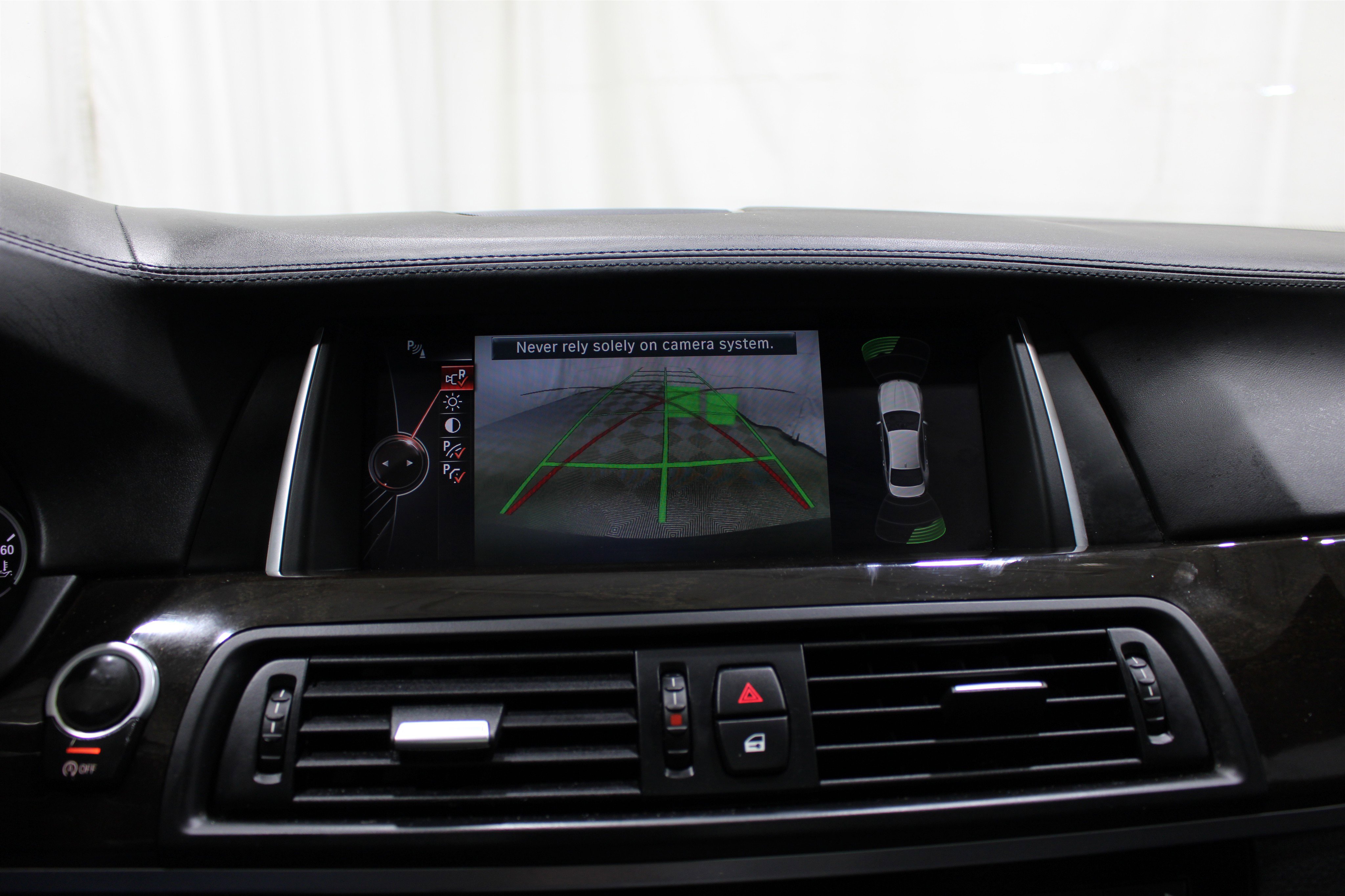 Used 2016 BMW 550i xDrive Sedan AWD/4WD image 16