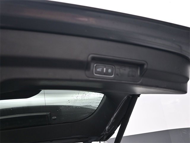 Used 2022 Ford Explorer XLT w/ Equipment Group 202A image 7