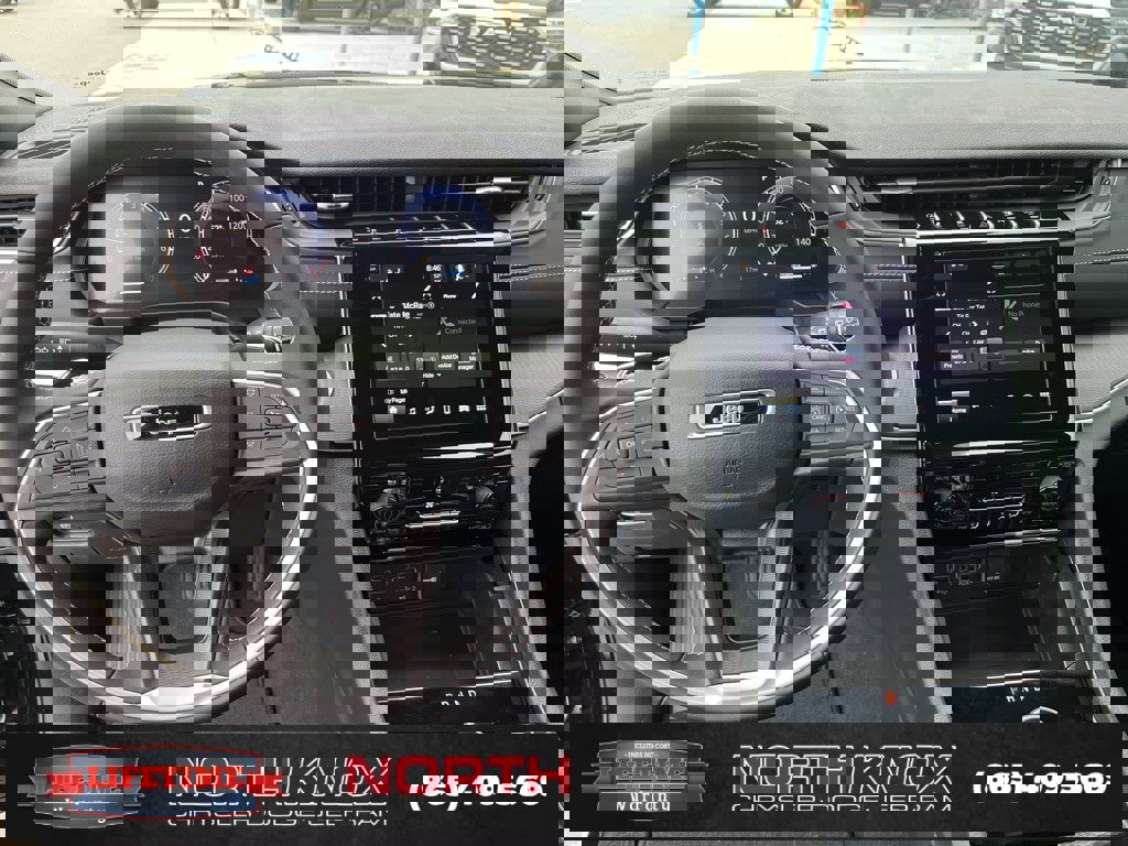 New 2025 Jeep Grand Cherokee L Altitude image 8