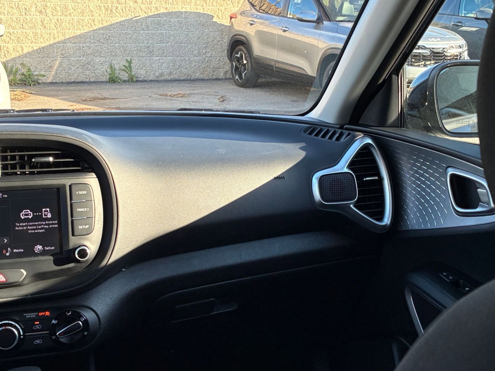 Used 2025 Kia Soul LX w/ LX Technology Package image 33