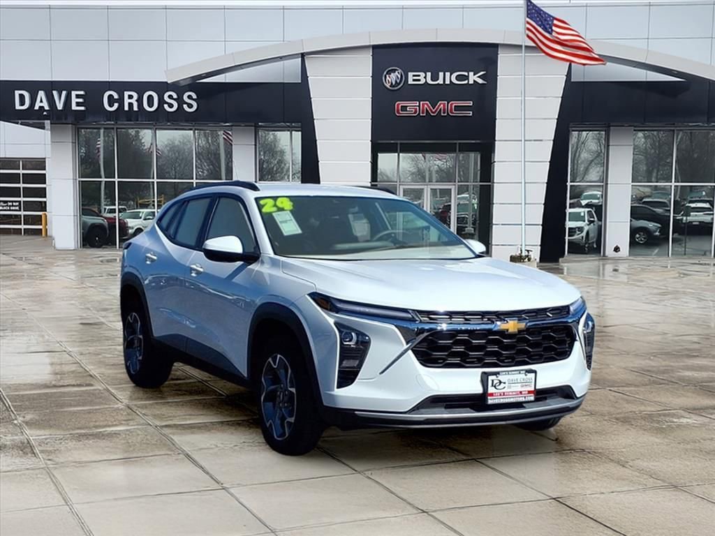 Used 2024 Chevrolet Trax LT image 3