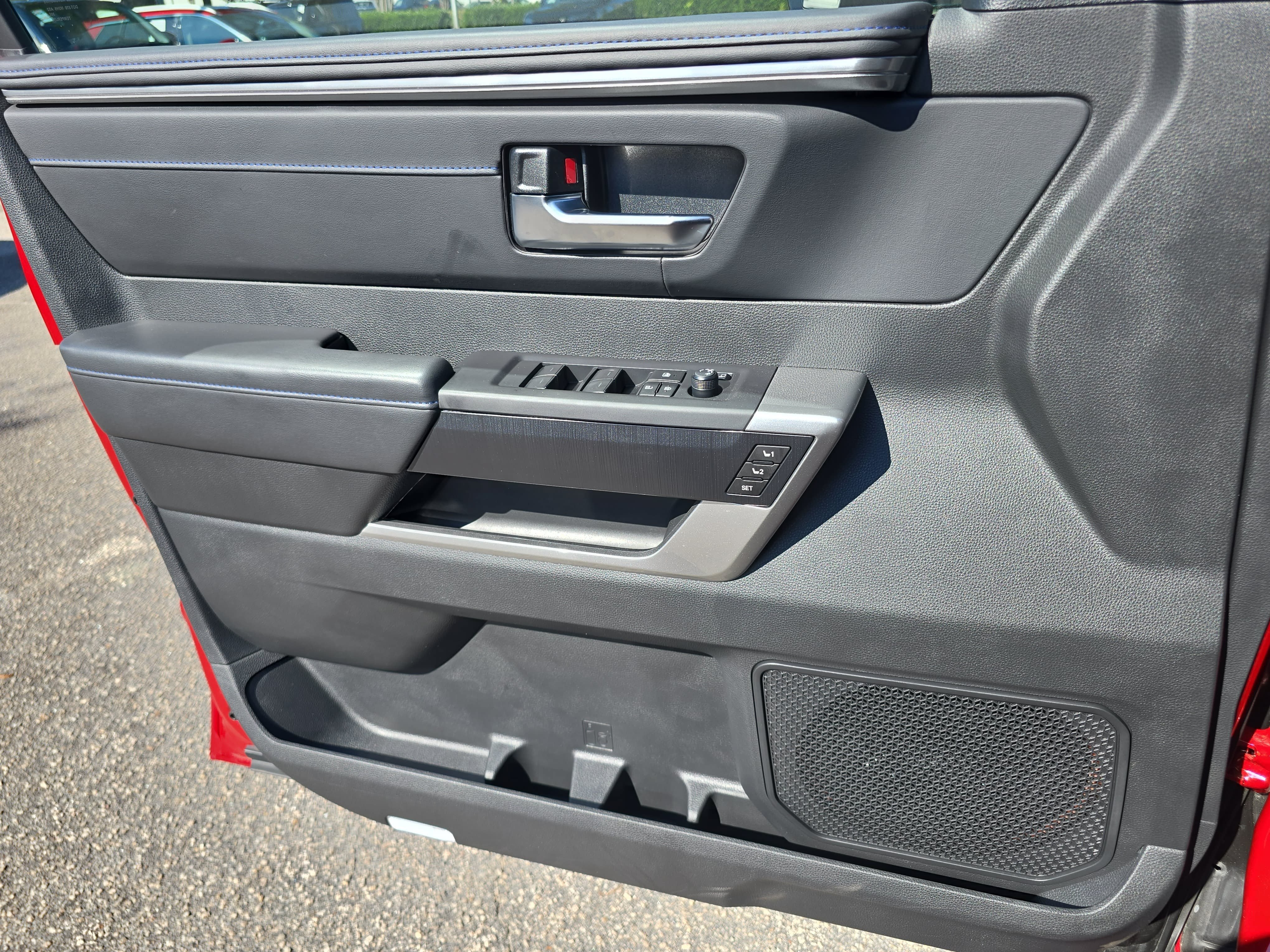 Used 2025 Toyota Tundra Platinum AWD/4WD image 27