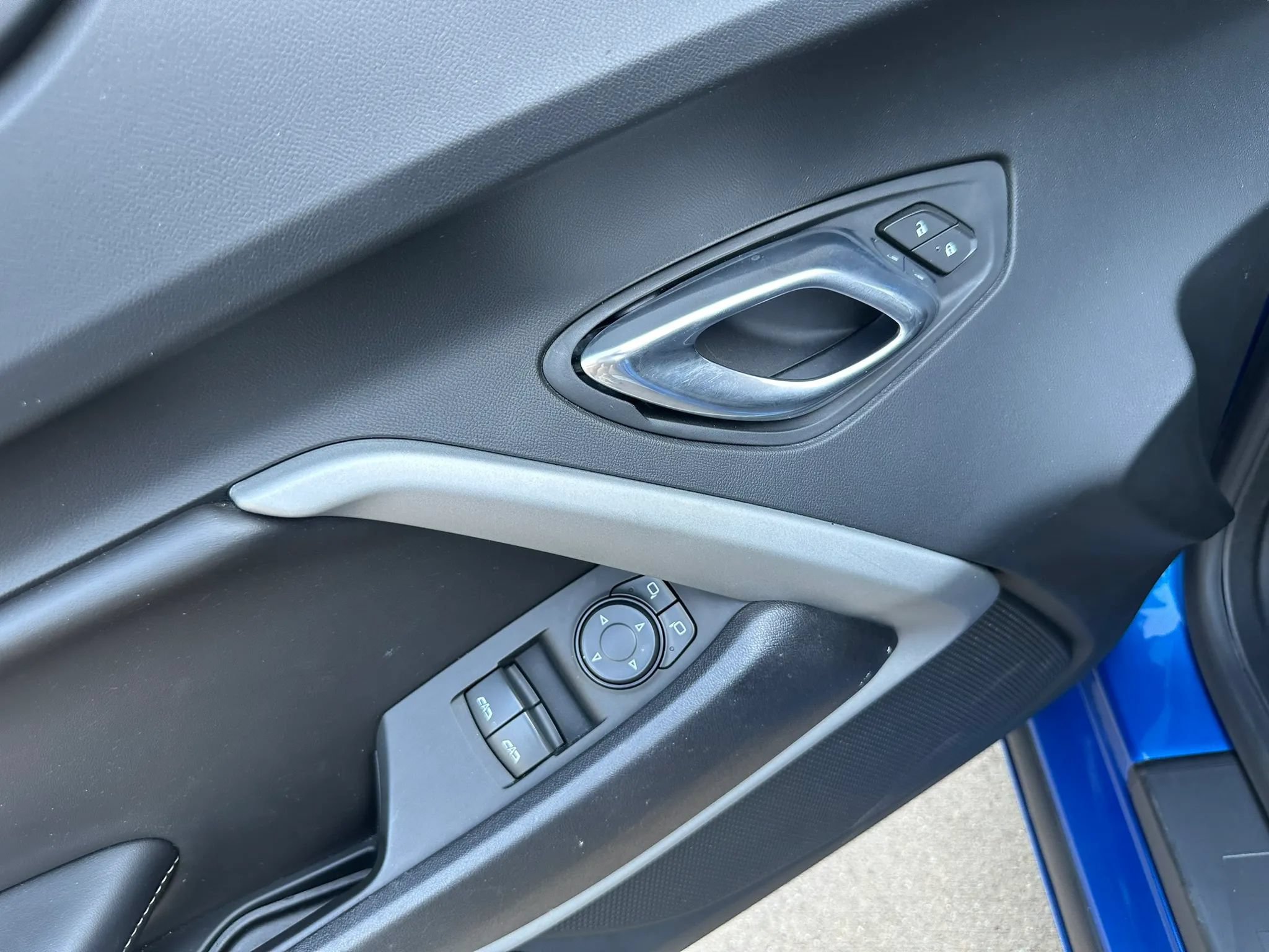 Used 2017 Chevrolet Camaro SS RWD image 25